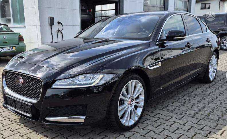 Jaguar XE