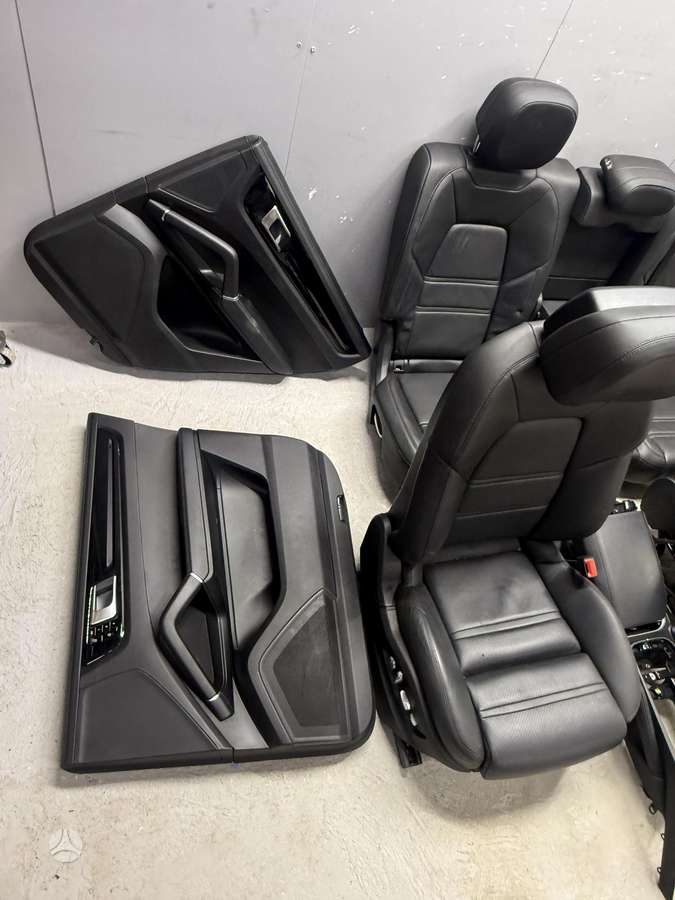 Porsche Cayenne Europa sildomas be defektu