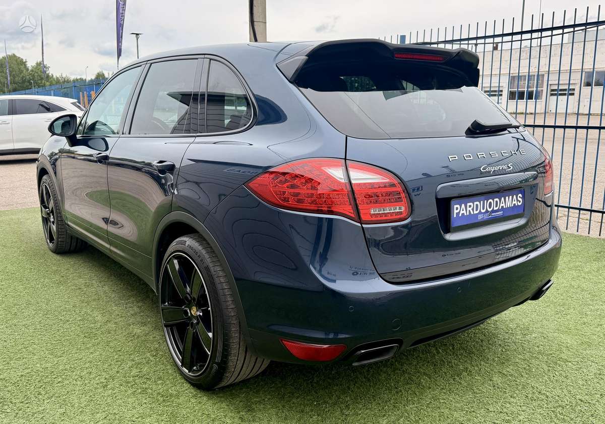 Porsche Cayenne - 8