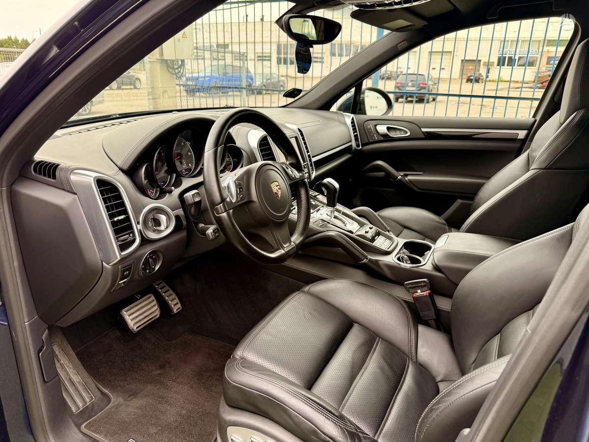 Porsche Cayenne - 12