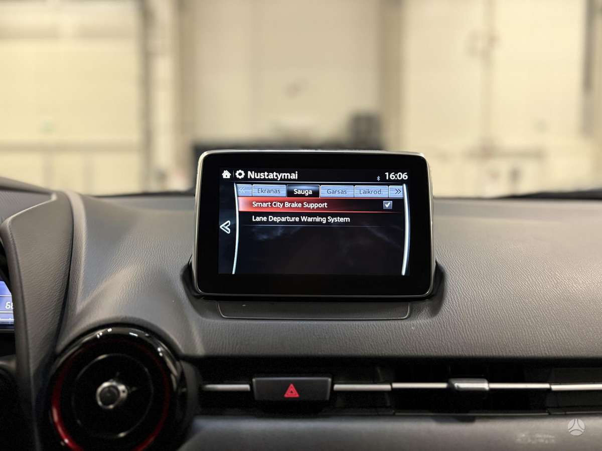 Mazda CX-3, 2.0 l., off-road / crossover