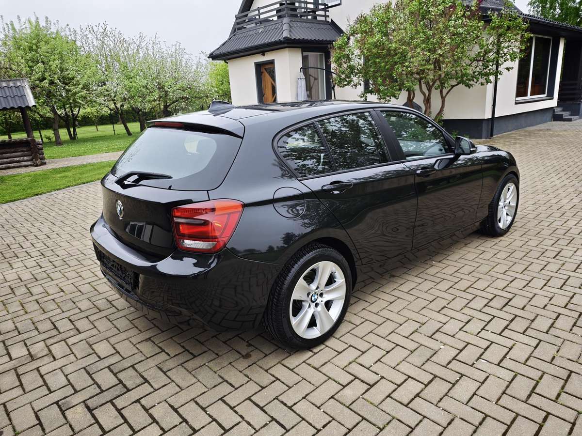 BMW 116, 2.0 l., hatchback