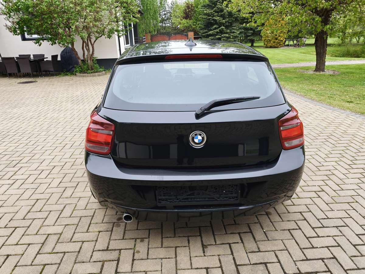 BMW 116, 2.0 l., hatchback