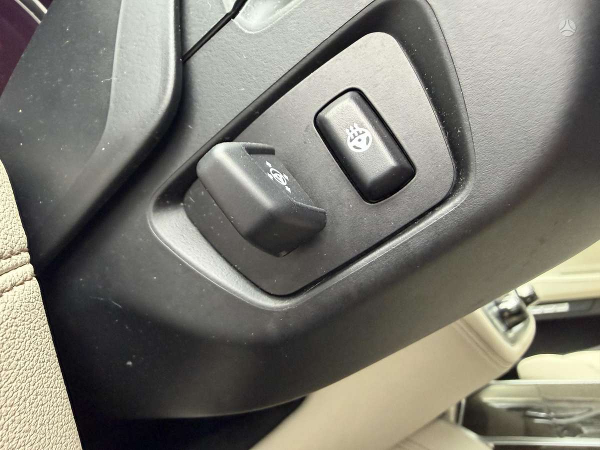 BMW 750, 4.4 l., Седан