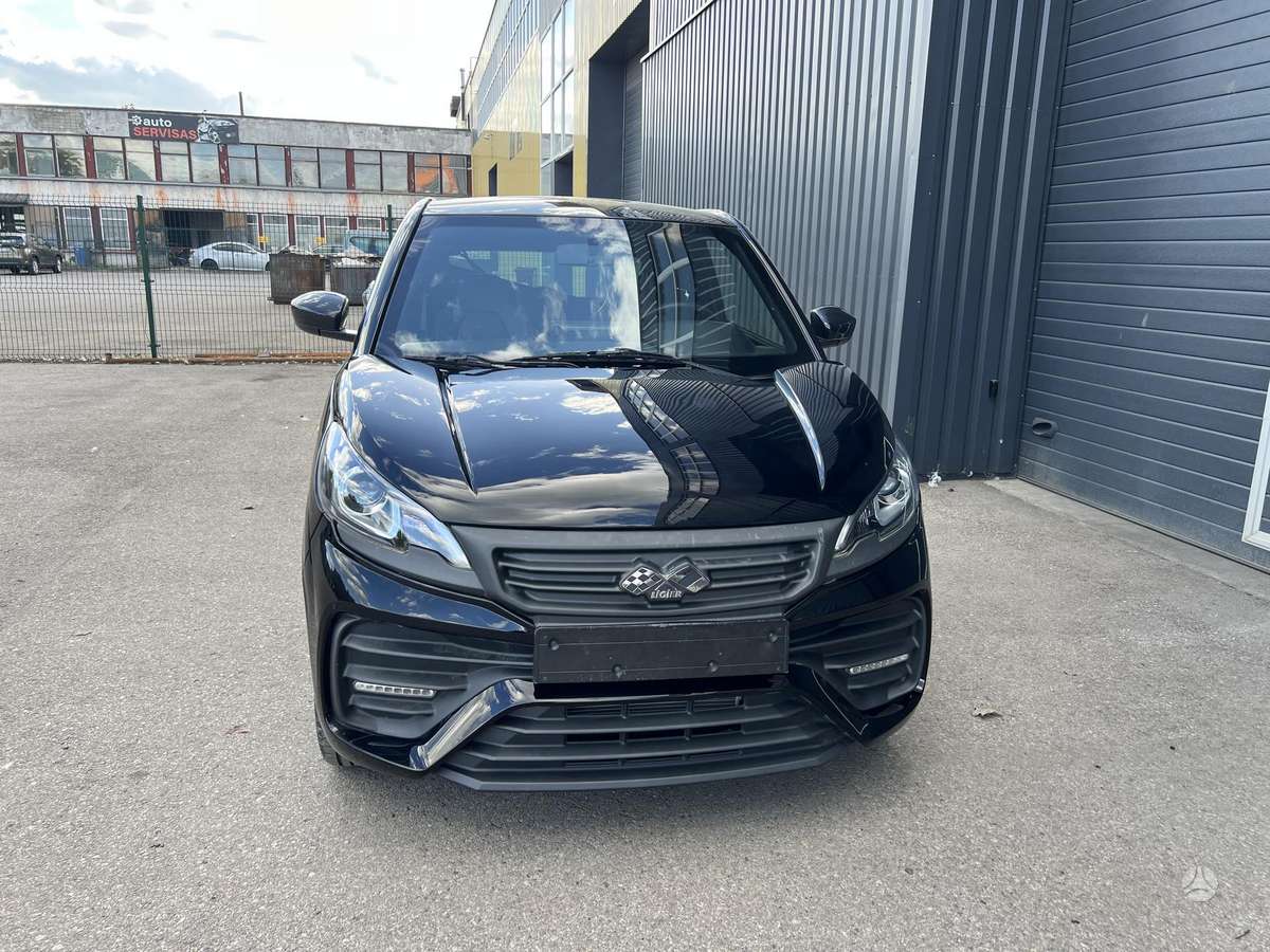 Ligier JS50, hatchback