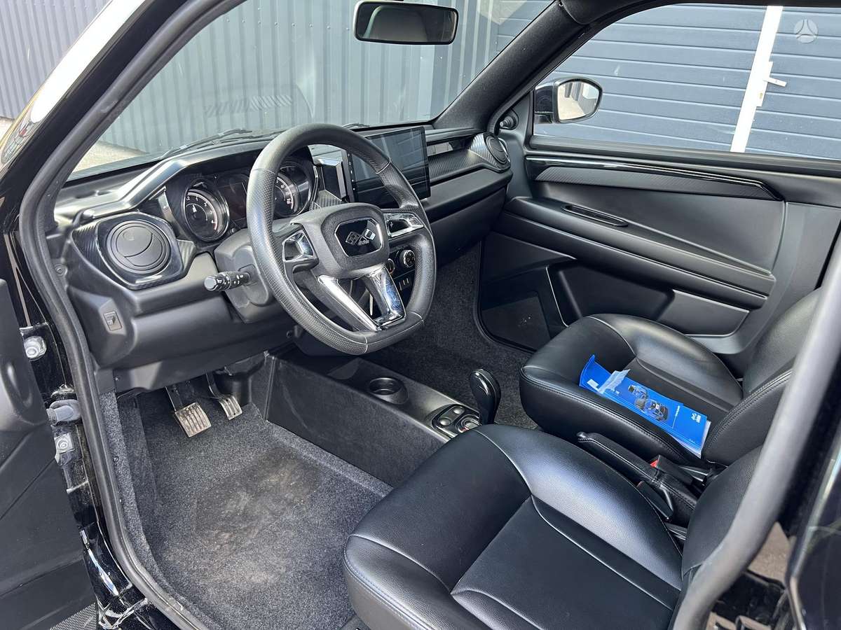 Ligier JS50, hatchback