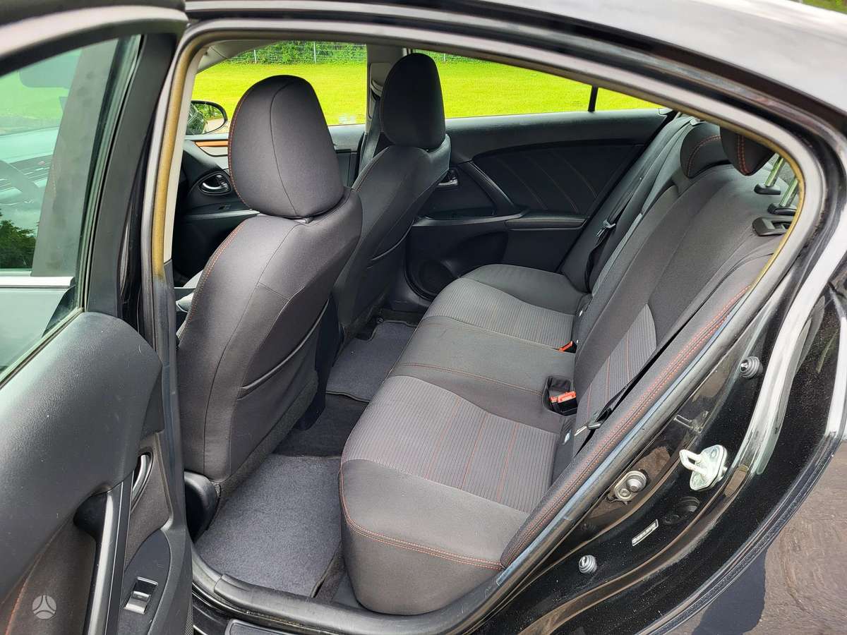 Toyota Avensis - 9