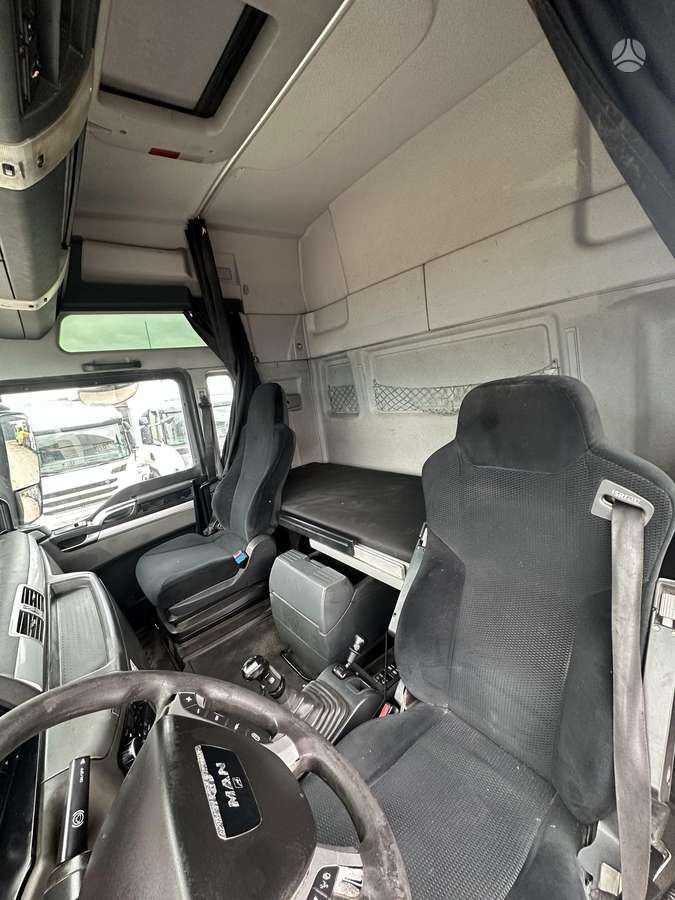 MAN TGX 18.440, single sleeper