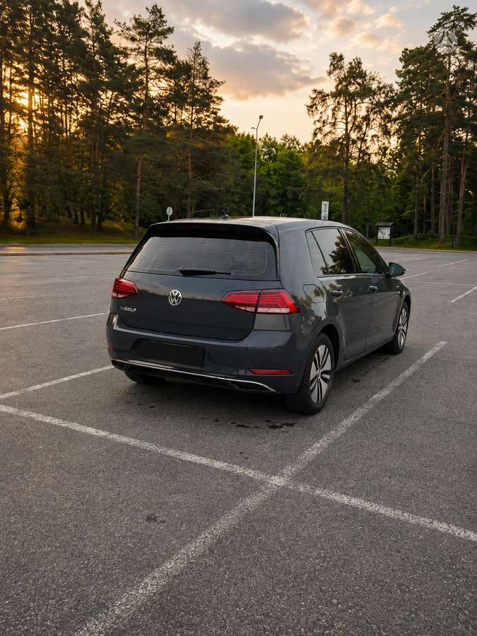 Volkswagen Golf - 4