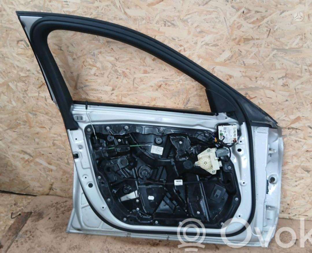 Mercedes-Benz C200, 775 paint code