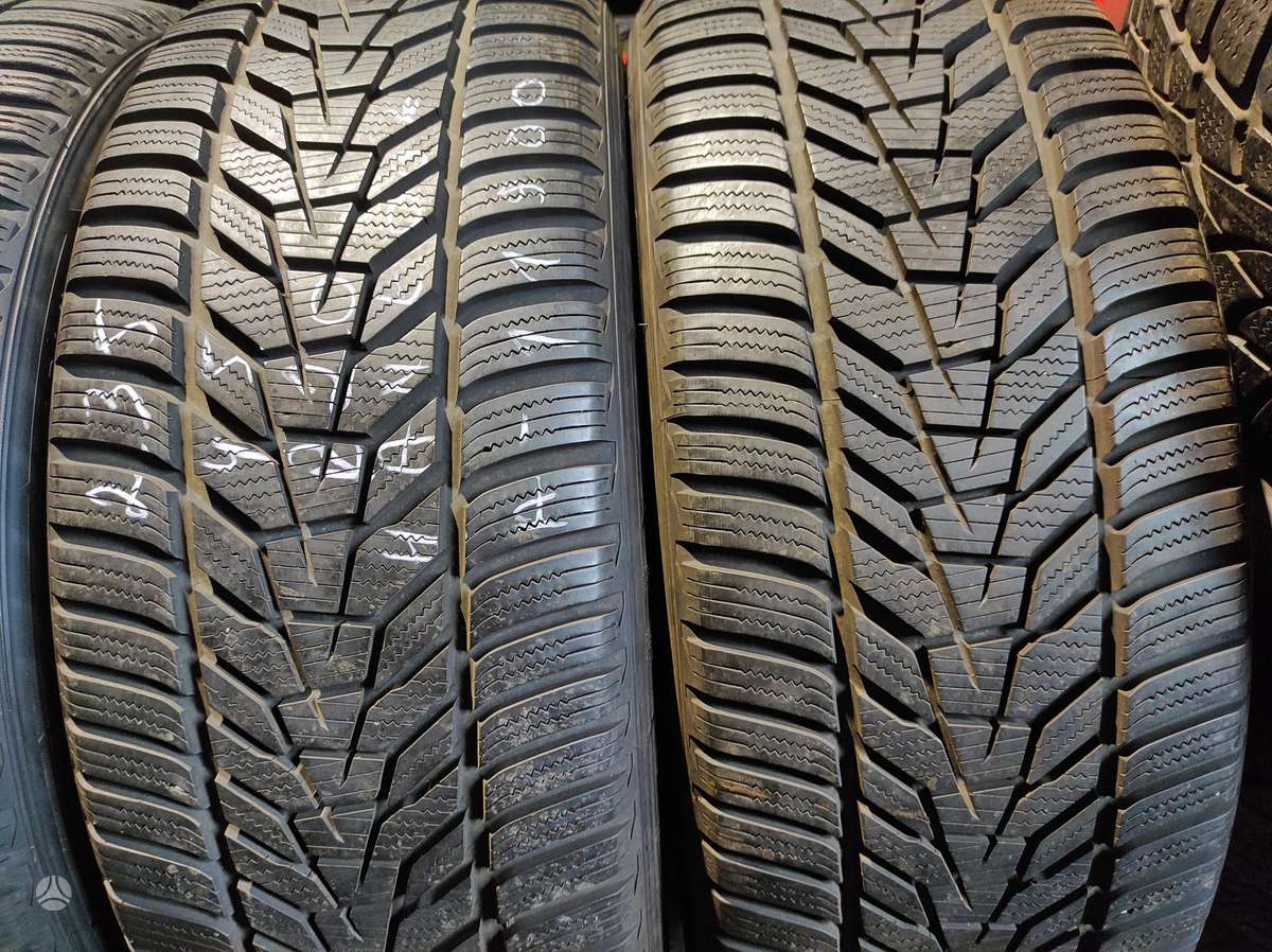 Hankook, žieminės 235/45 R20