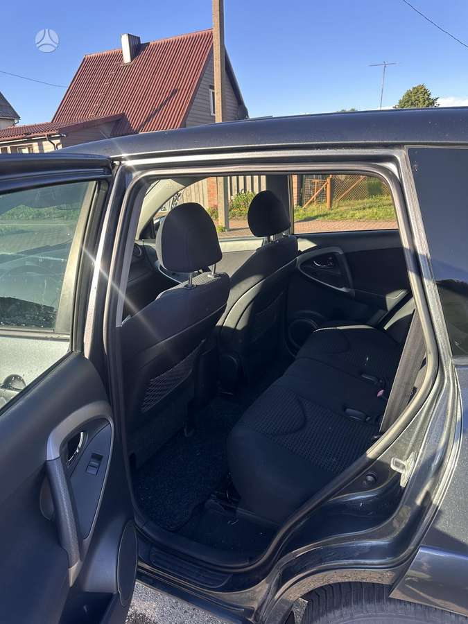 Toyota RAV4 - 9