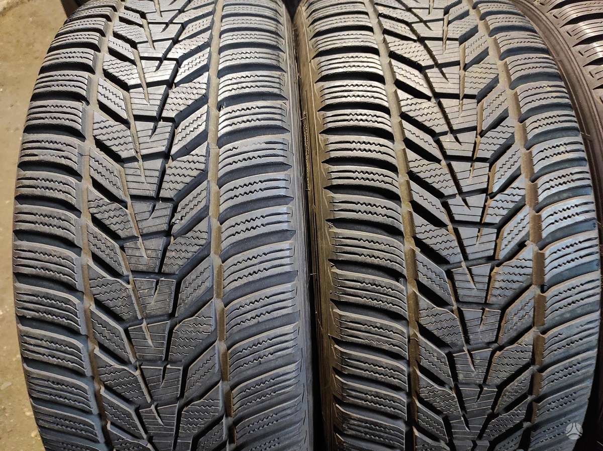 Hankook, žieminės 235/45 R20