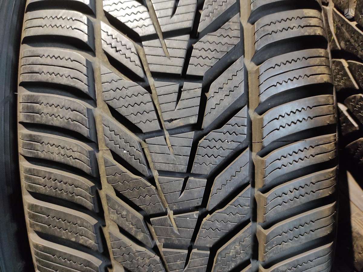 Hankook, зимние 235/45 R20