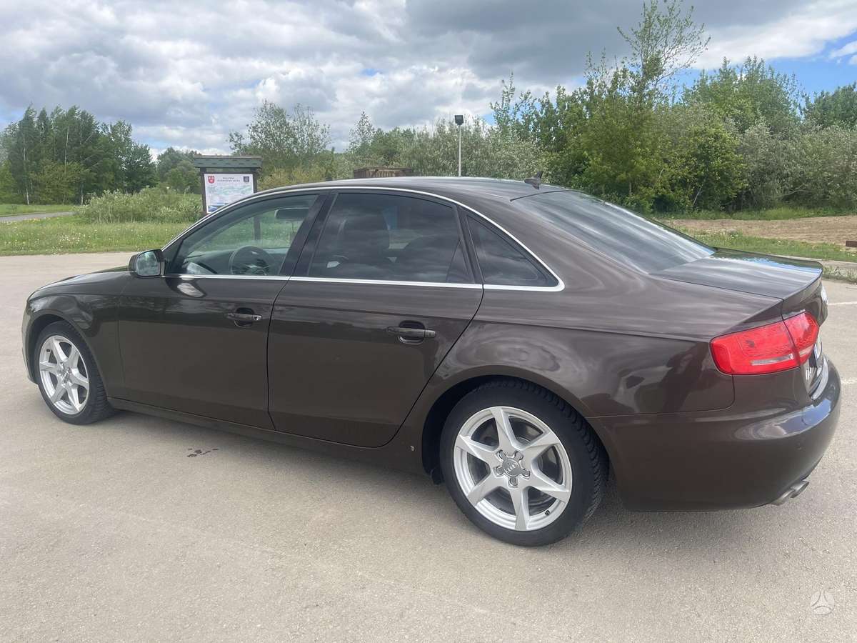 Audi A4, 2.0 l., Седан
