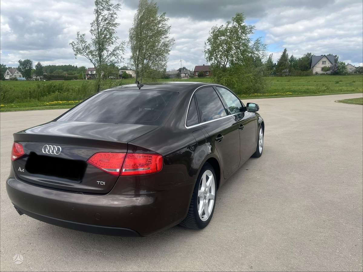 Audi A4, 2.0 l., Седан