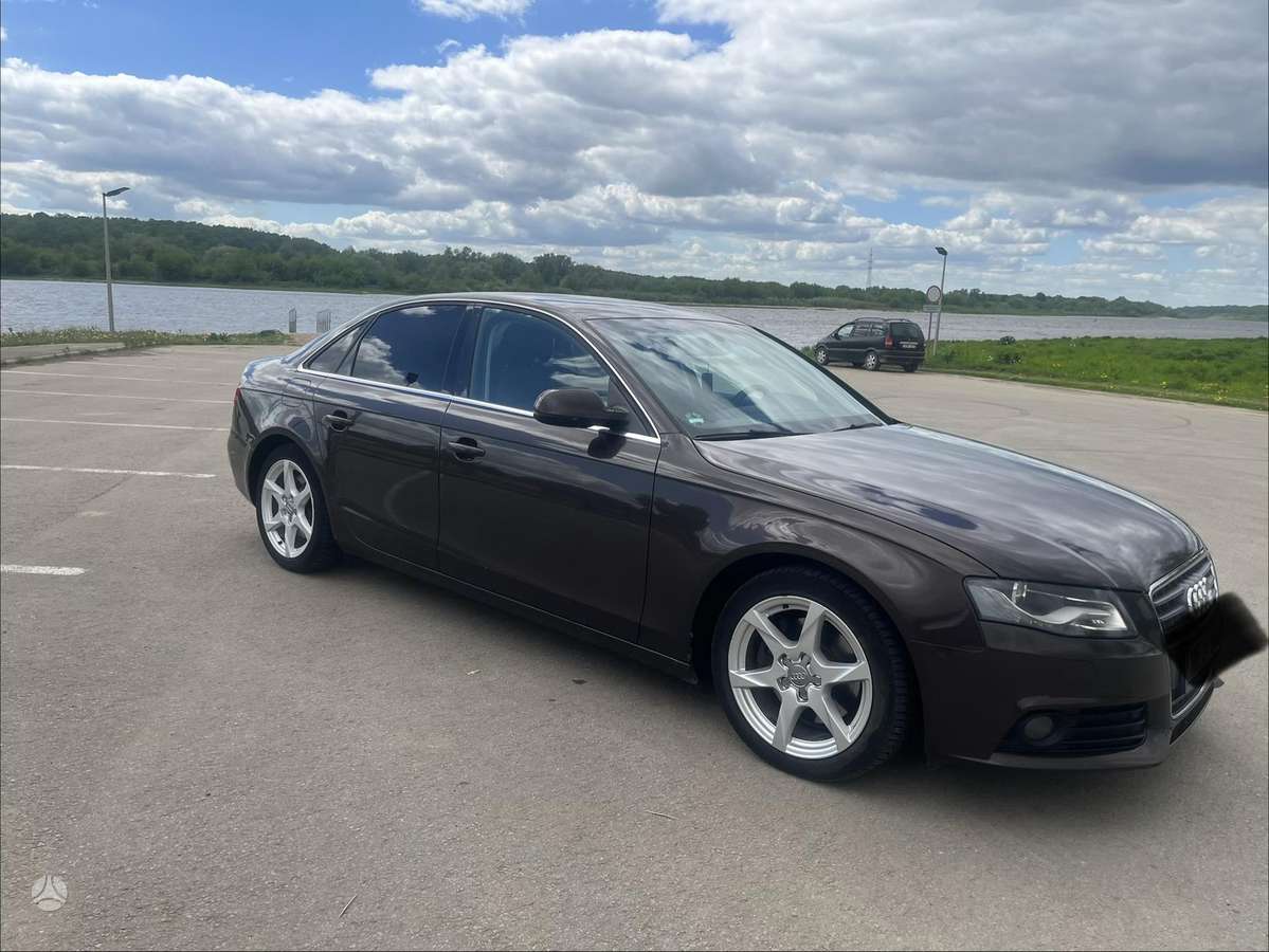 Audi A4, 2.0 l., Седан