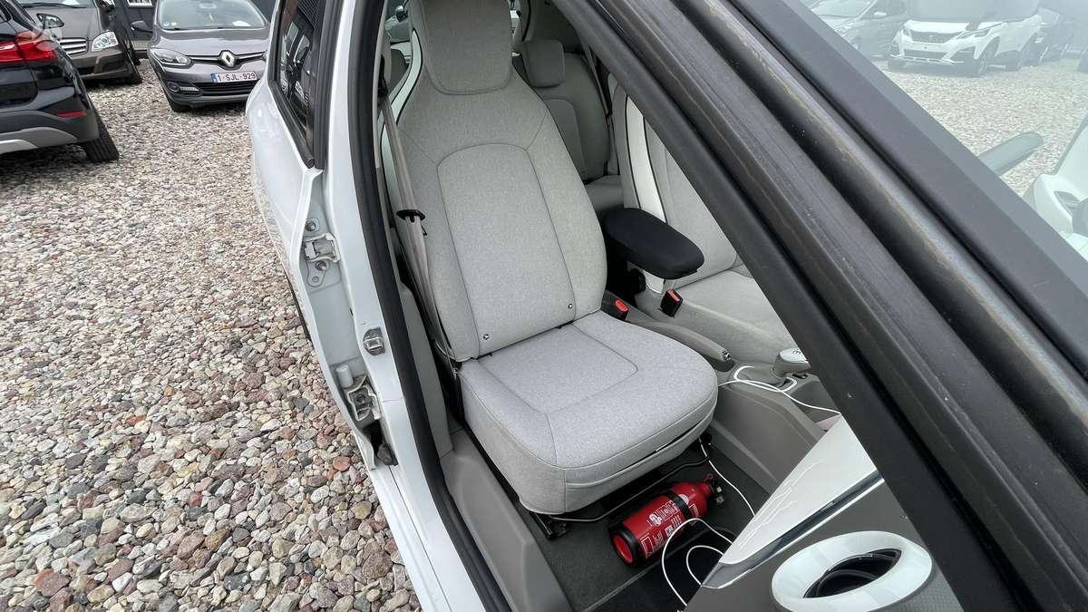 Renault Zoe - 11