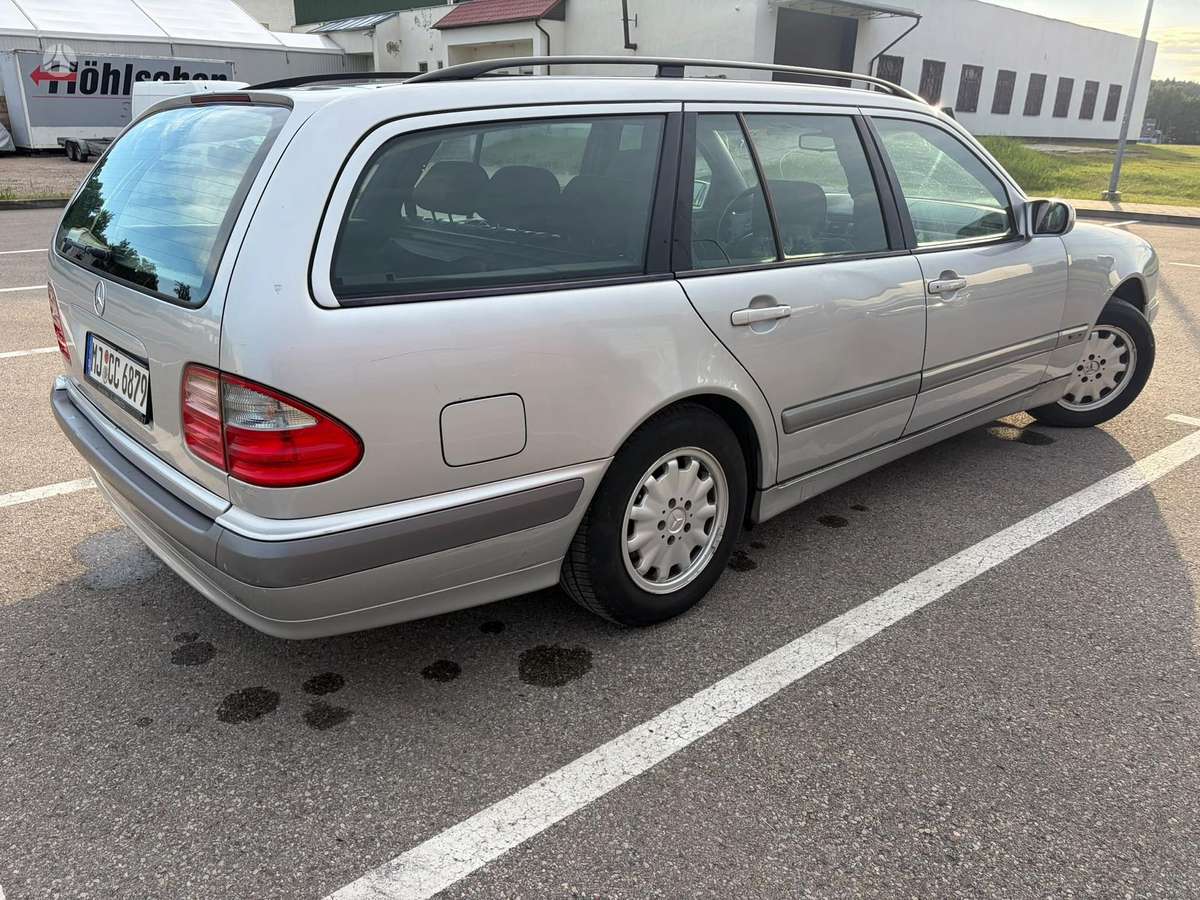Mercedes-Benz E240, 2.6 l., wagon