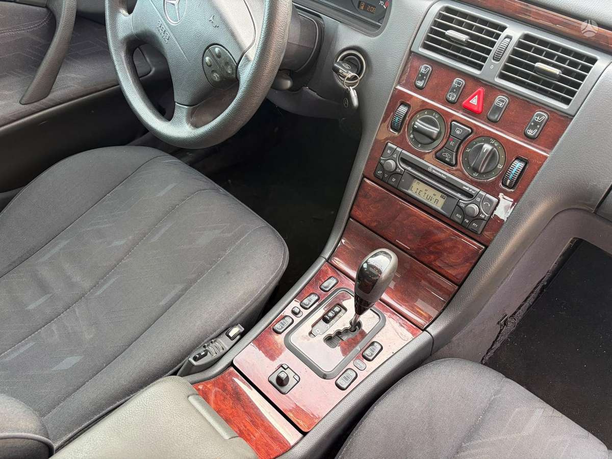 Mercedes-Benz E240, 2.6 l., wagon