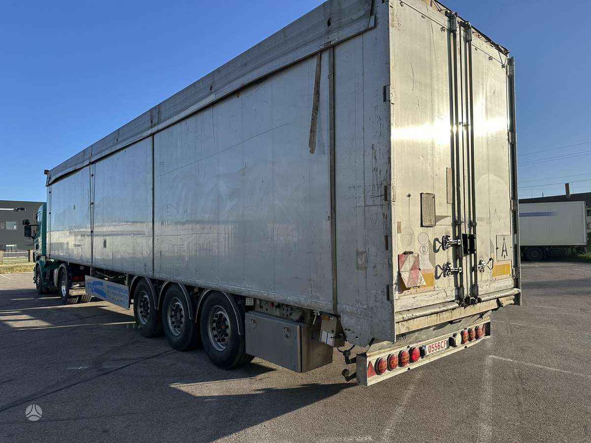 Kraker K200, with moving floor