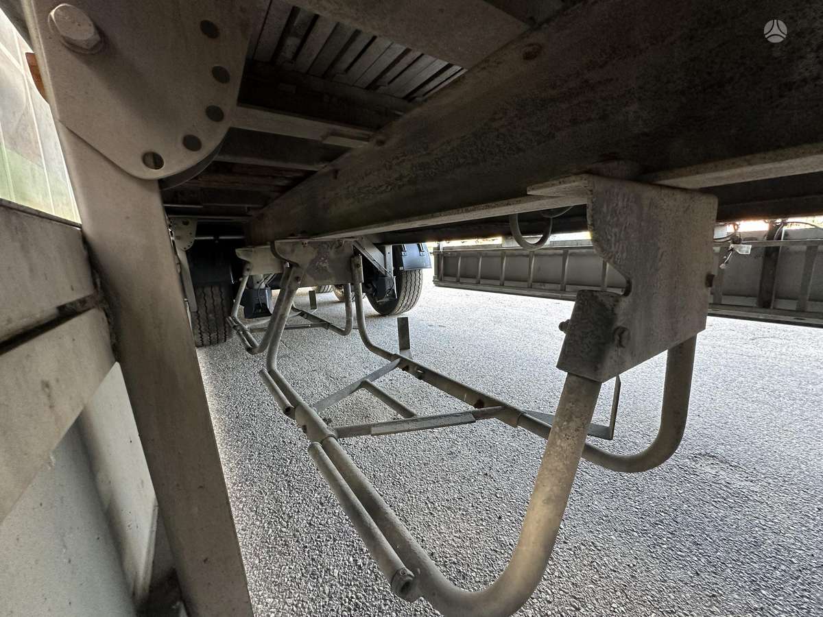 Kraker K200, with moving floor