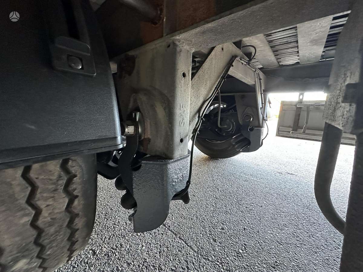 Kraker K200, with moving floor