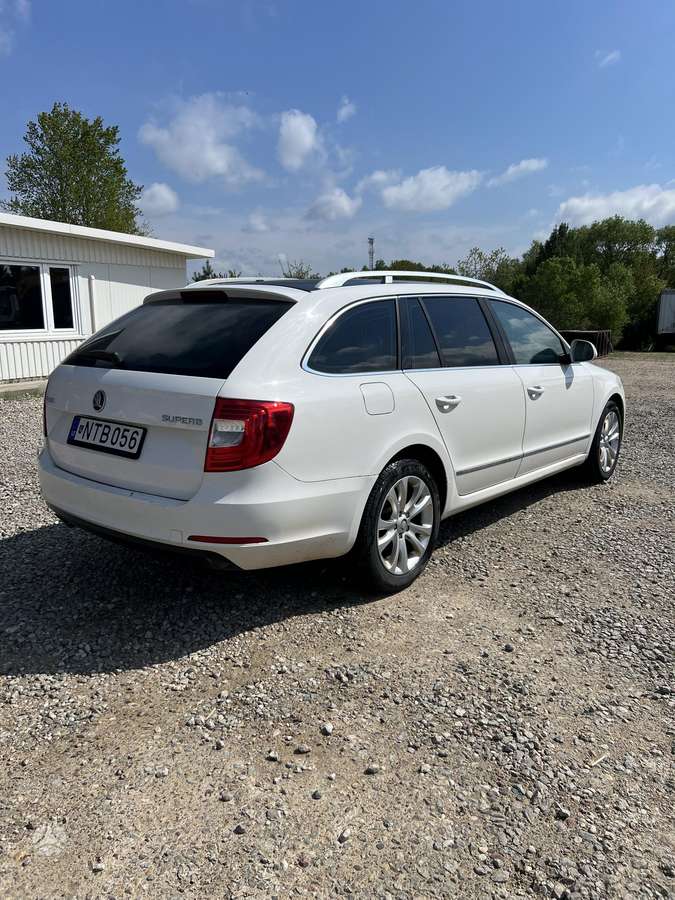 Skoda Superb, 2.0 l., wagon