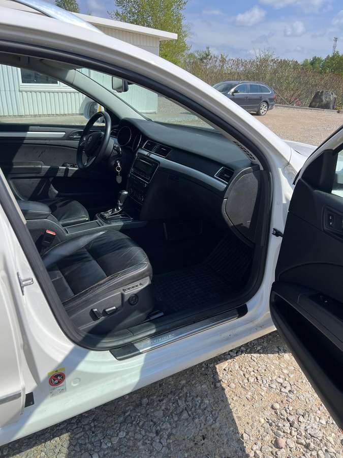 Skoda Superb, 2.0 l., wagon