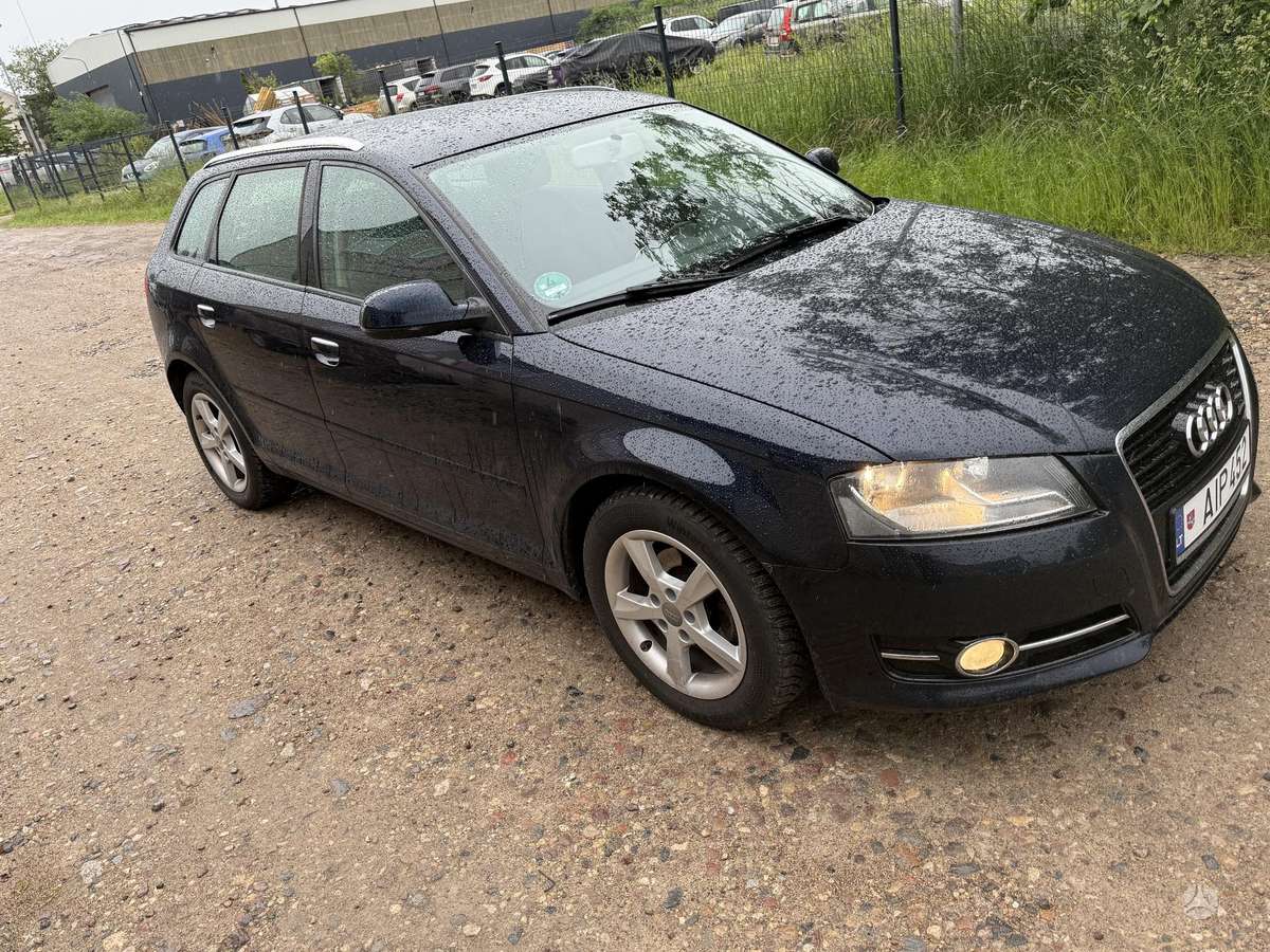 Audi A3, 1.6 l., hatchback