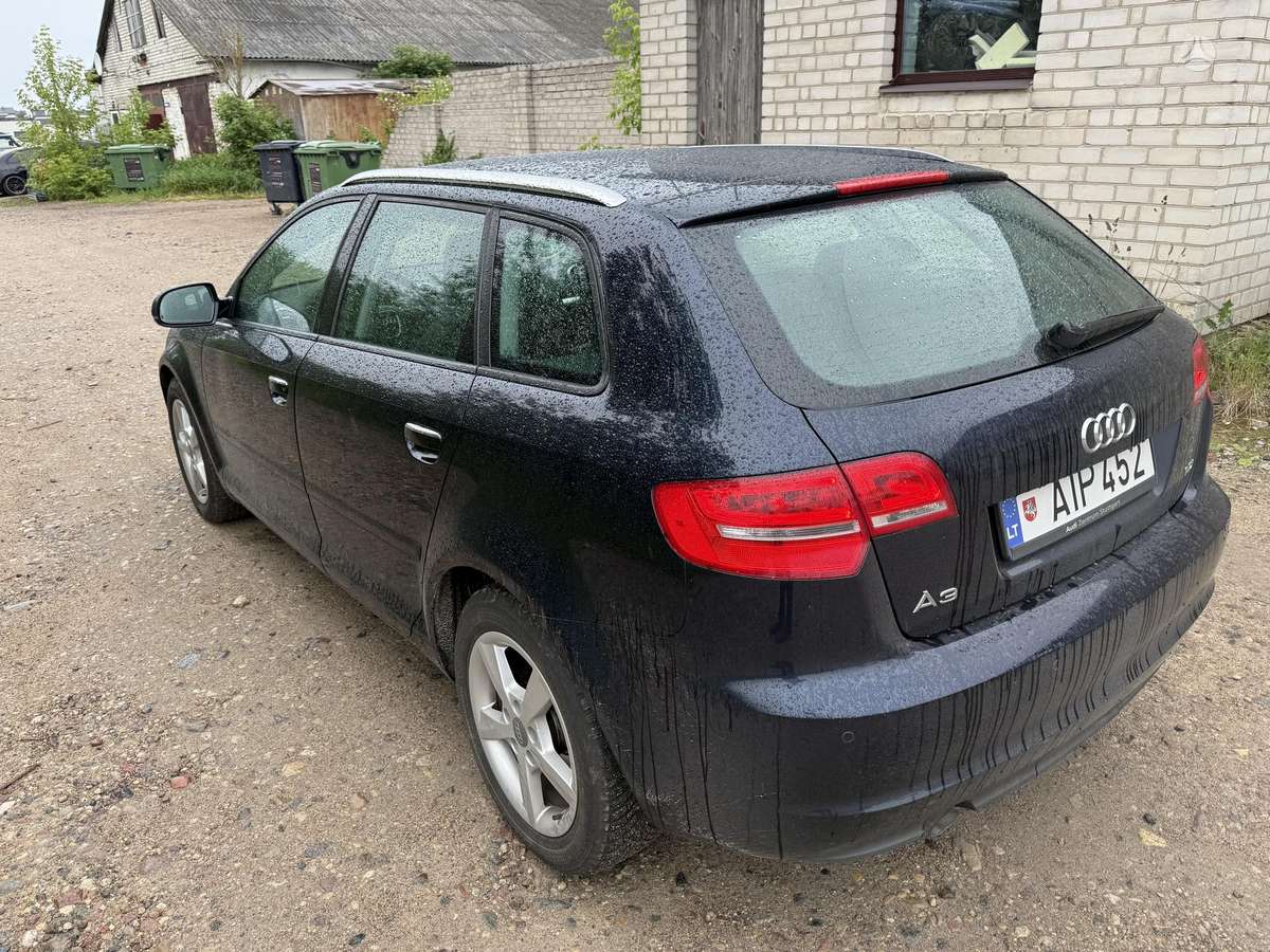 Audi A3, 1.6 l., hatchback