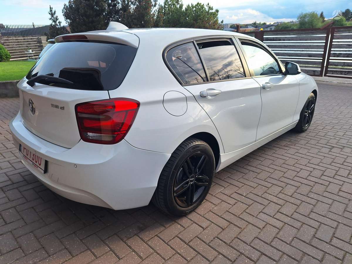 BMW 118, 2.0 l., hatchback