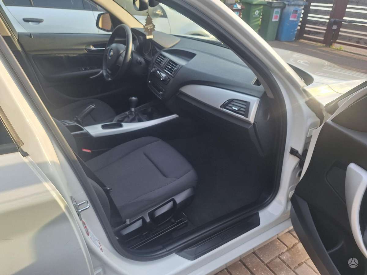 BMW 118, 2.0 l., hatchback
