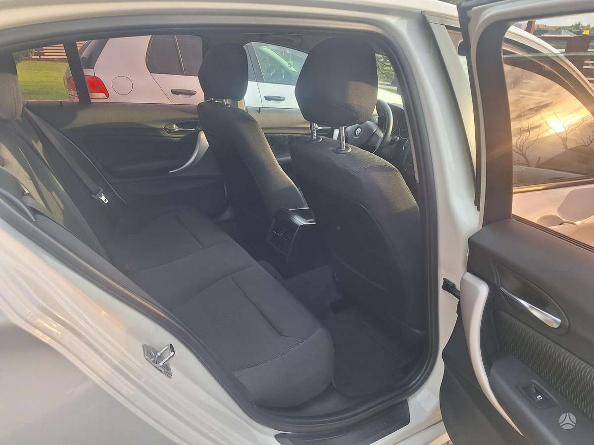 BMW 118, 2.0 l., hatchback
