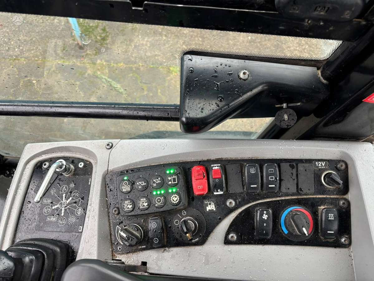 Caterpillar 907M, frontal loader