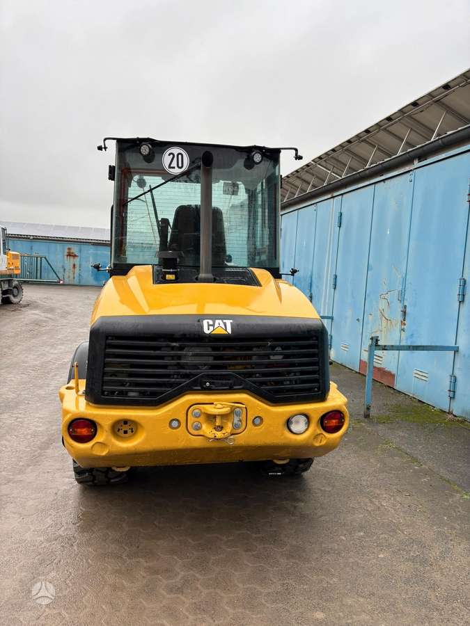 Caterpillar 907M, frontal loader