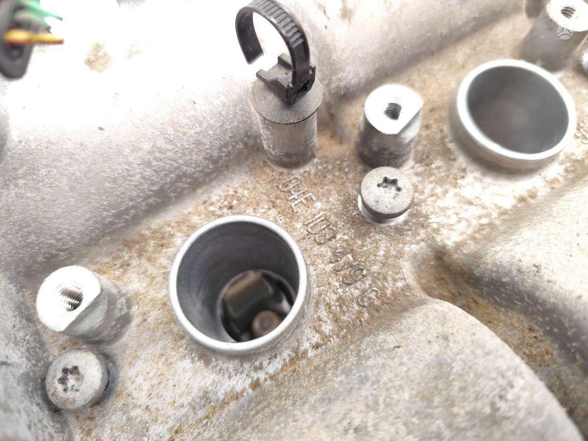 Volkswagen Golf, 04E103404AE, cylinder head
