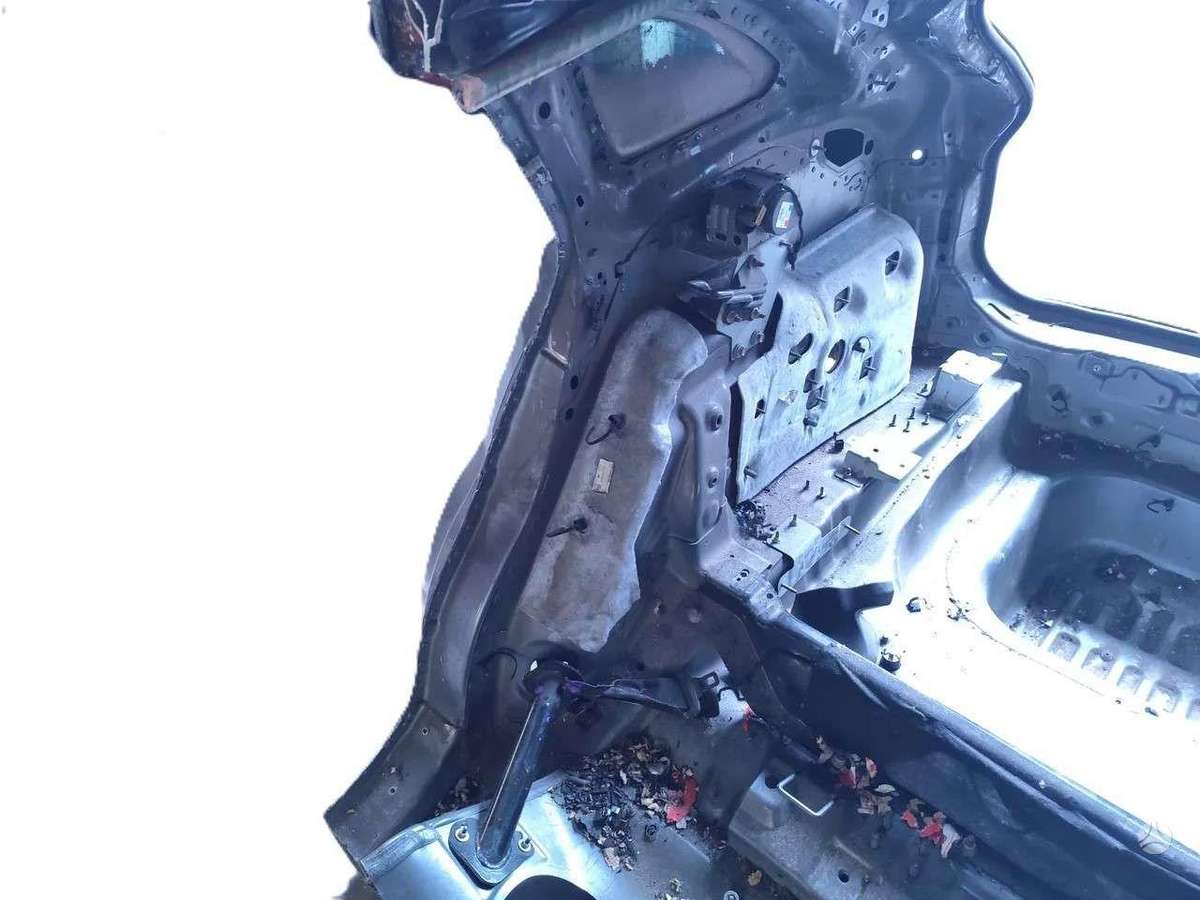 Jaguar F-Pace hood (front, rear)