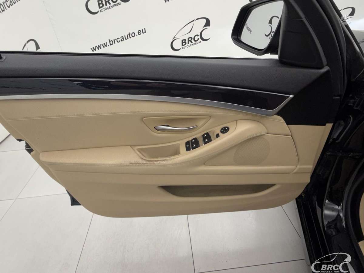 BMW 520, 2.0 l., Седан