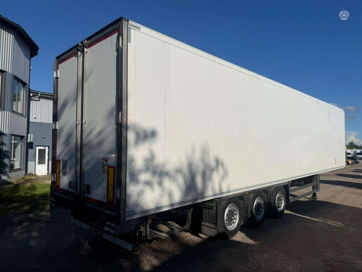 Schmitz SKO24, refrigerated