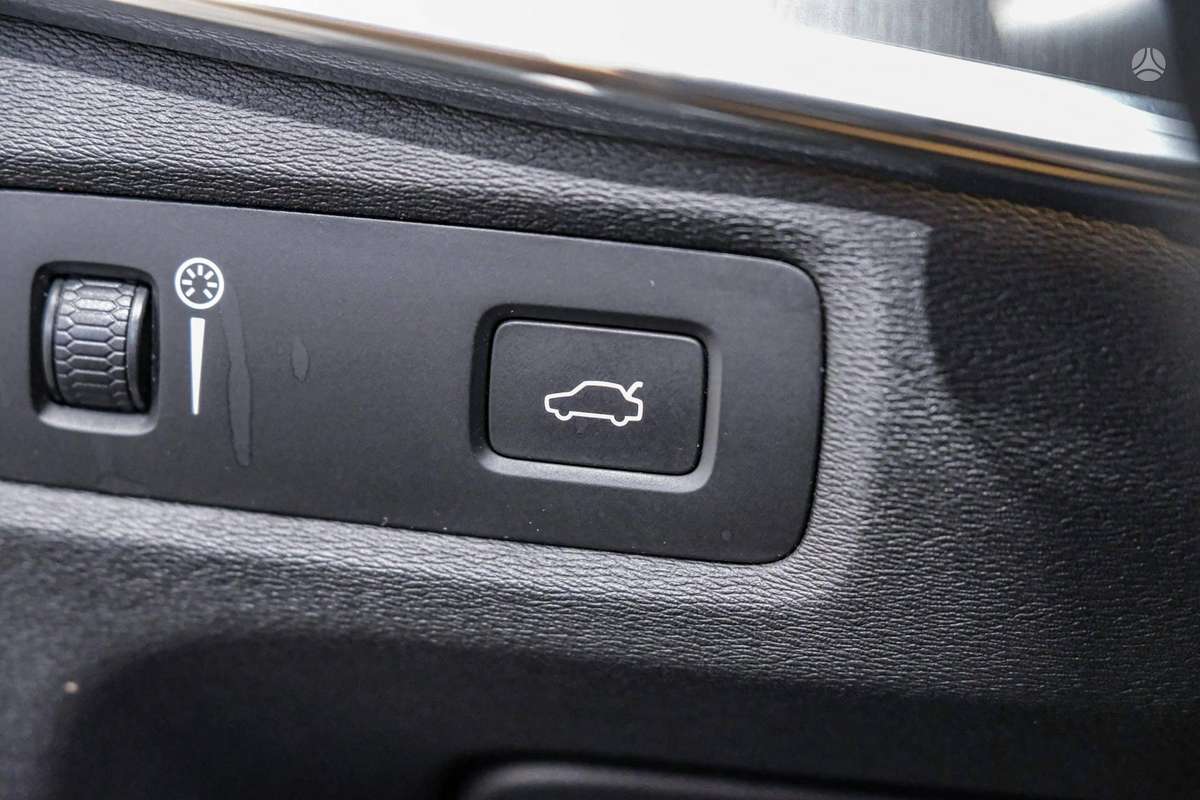 Volvo S90, 2.0 l., Седан