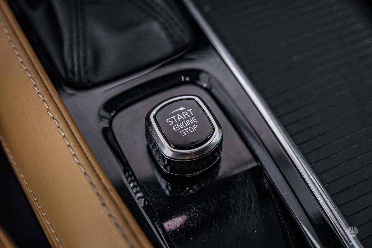 Volvo S90, 2.0 l., Седан