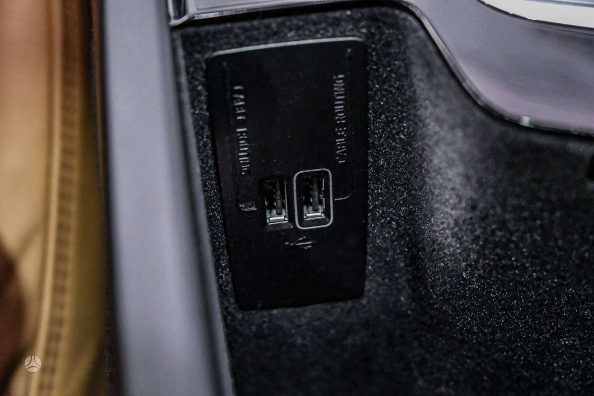 Volvo S90, 2.0 l., Седан