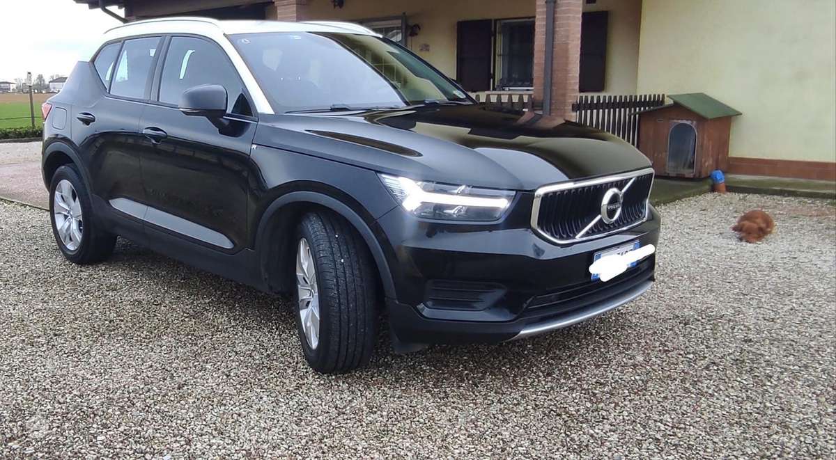 Volvo XC40 - 1