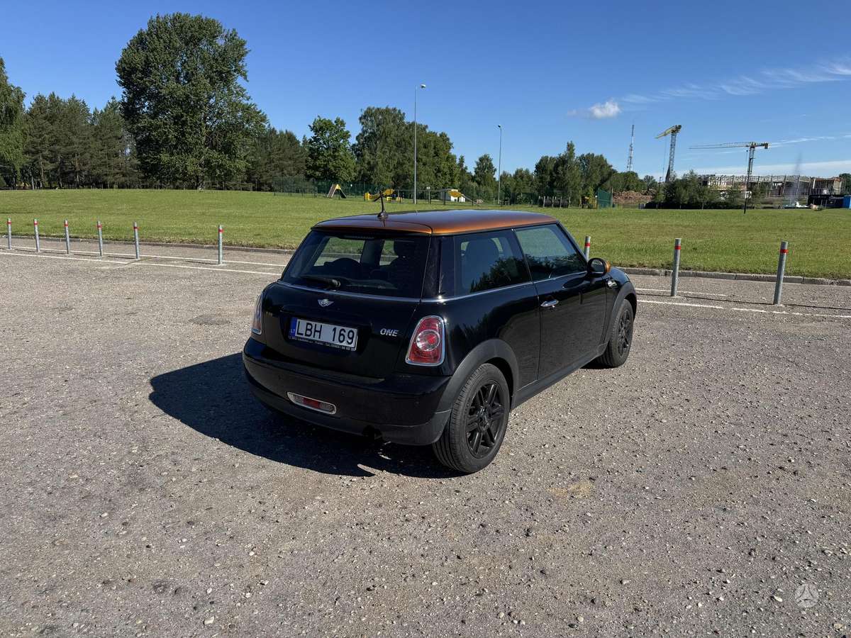 Mini One, 1.6 l., hatchback