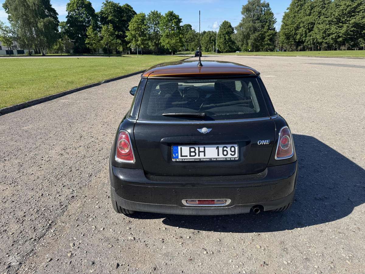 Mini One, 1.6 l., hatchback