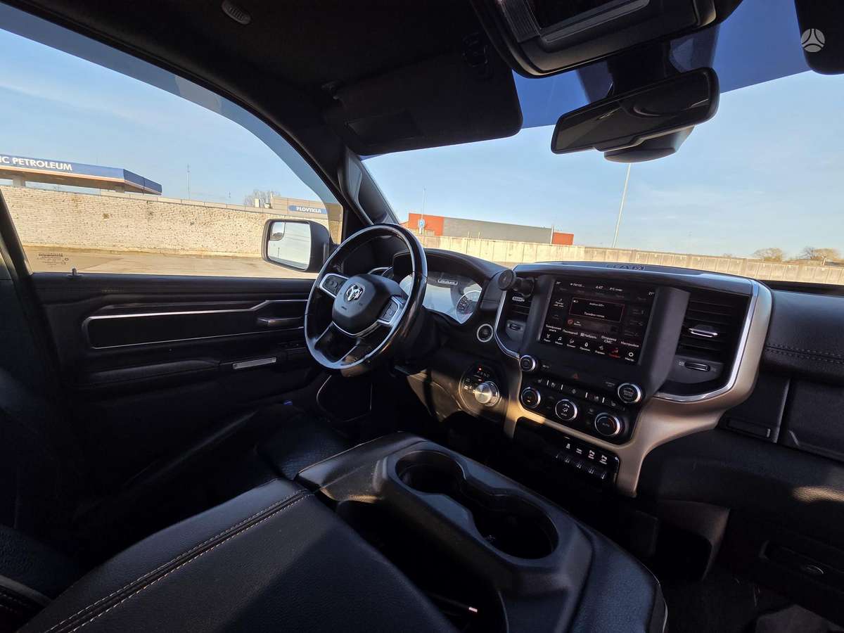 Dodge Ram, 5.7 l., off-road / crossover