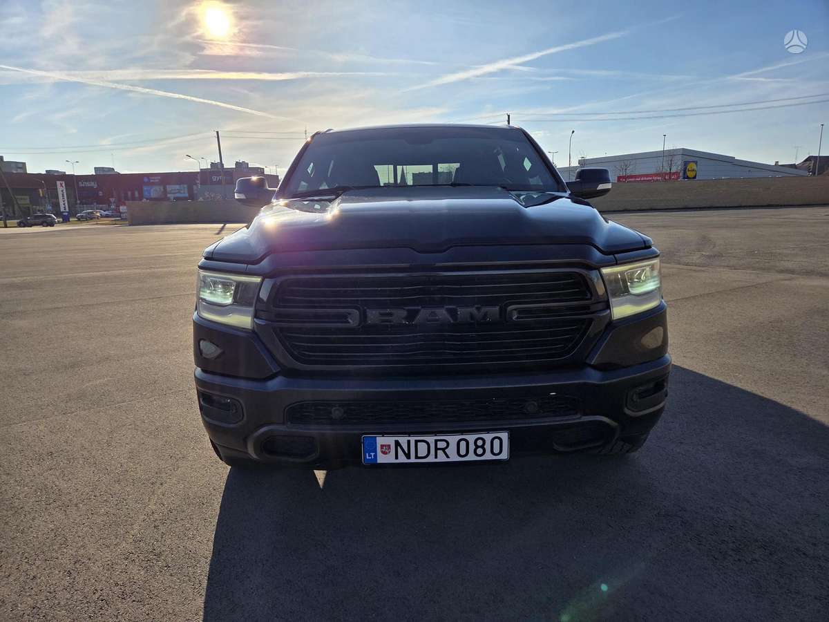 Dodge Ram, 5.7 l., off-road / crossover