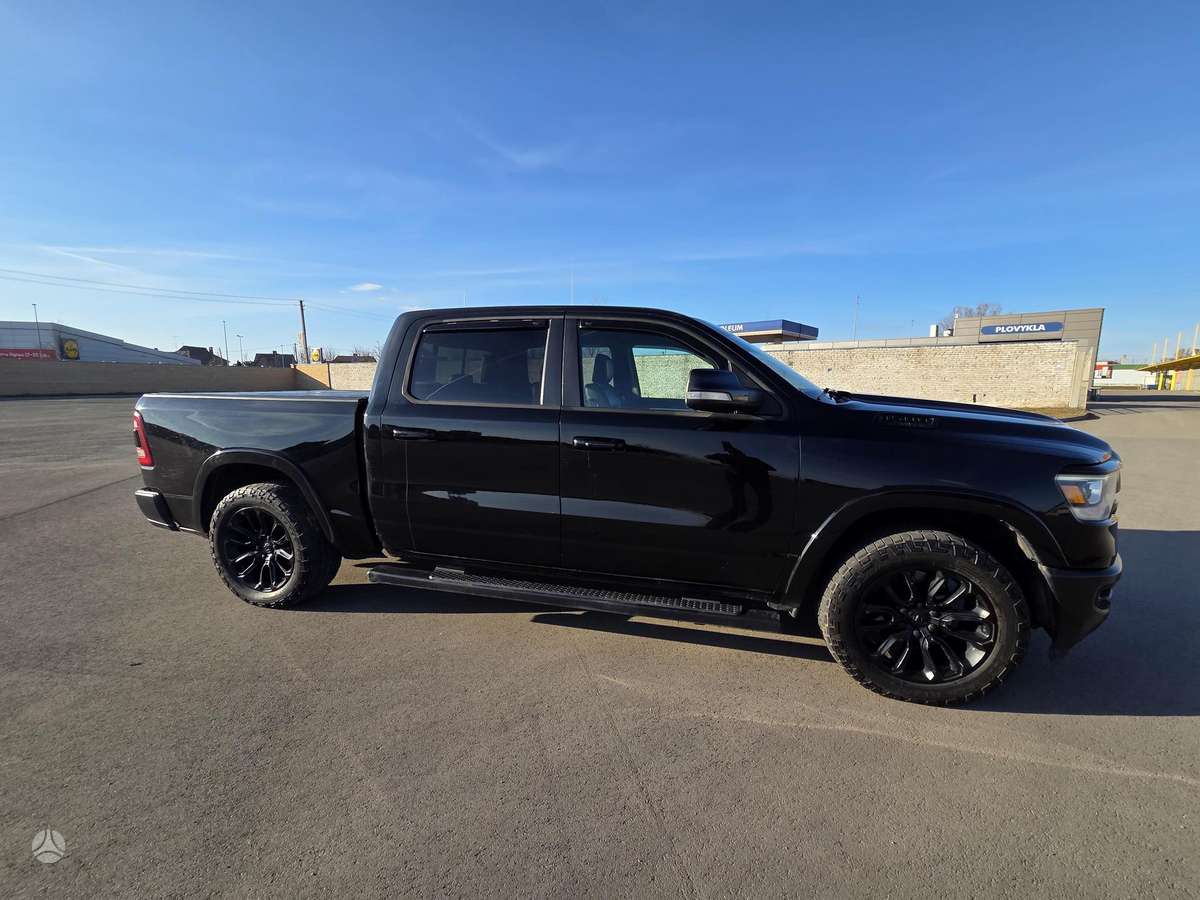 Dodge Ram, 5.7 l., off-road / crossover