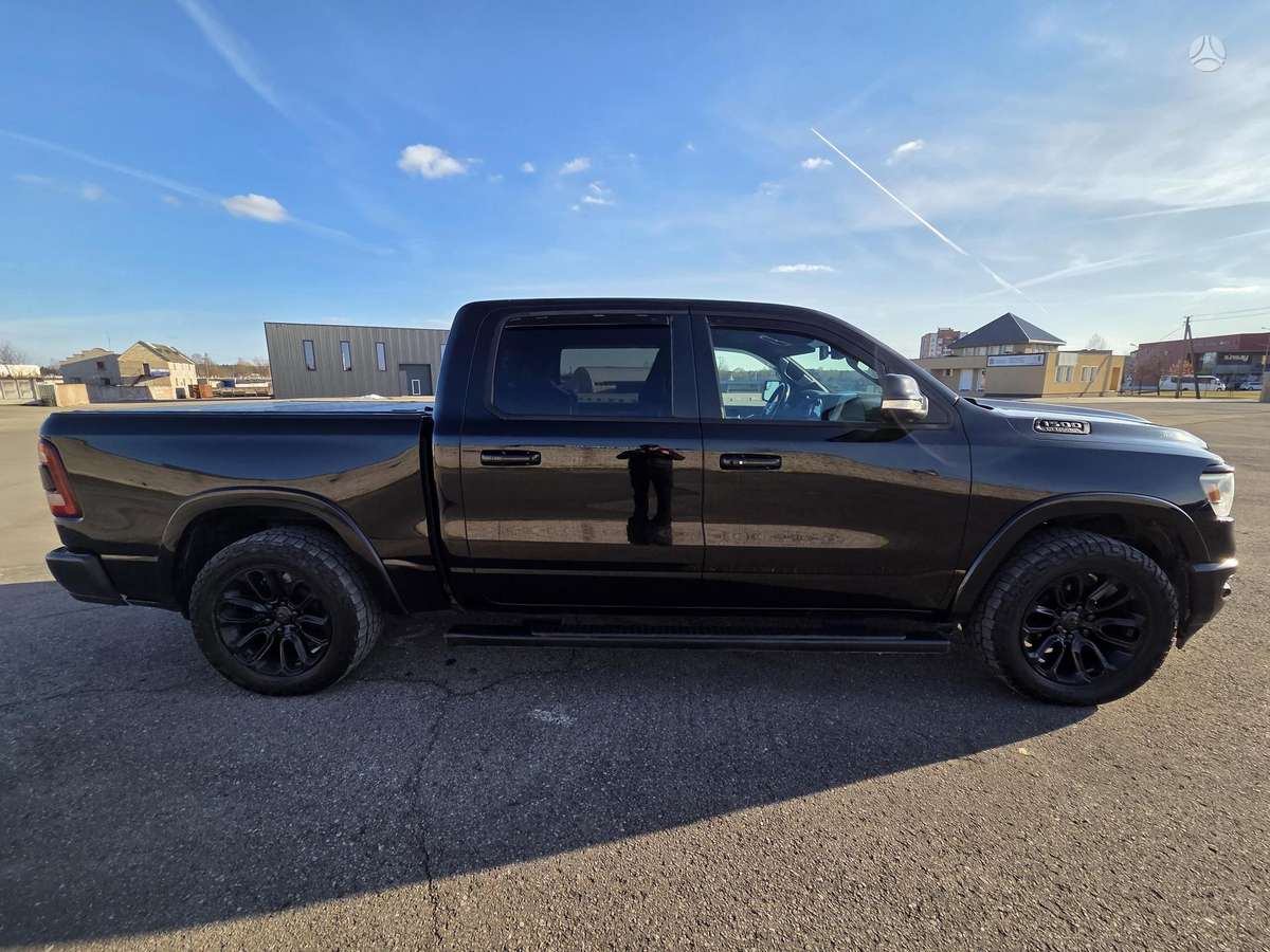 Dodge Ram, 5.7 l., off-road / crossover